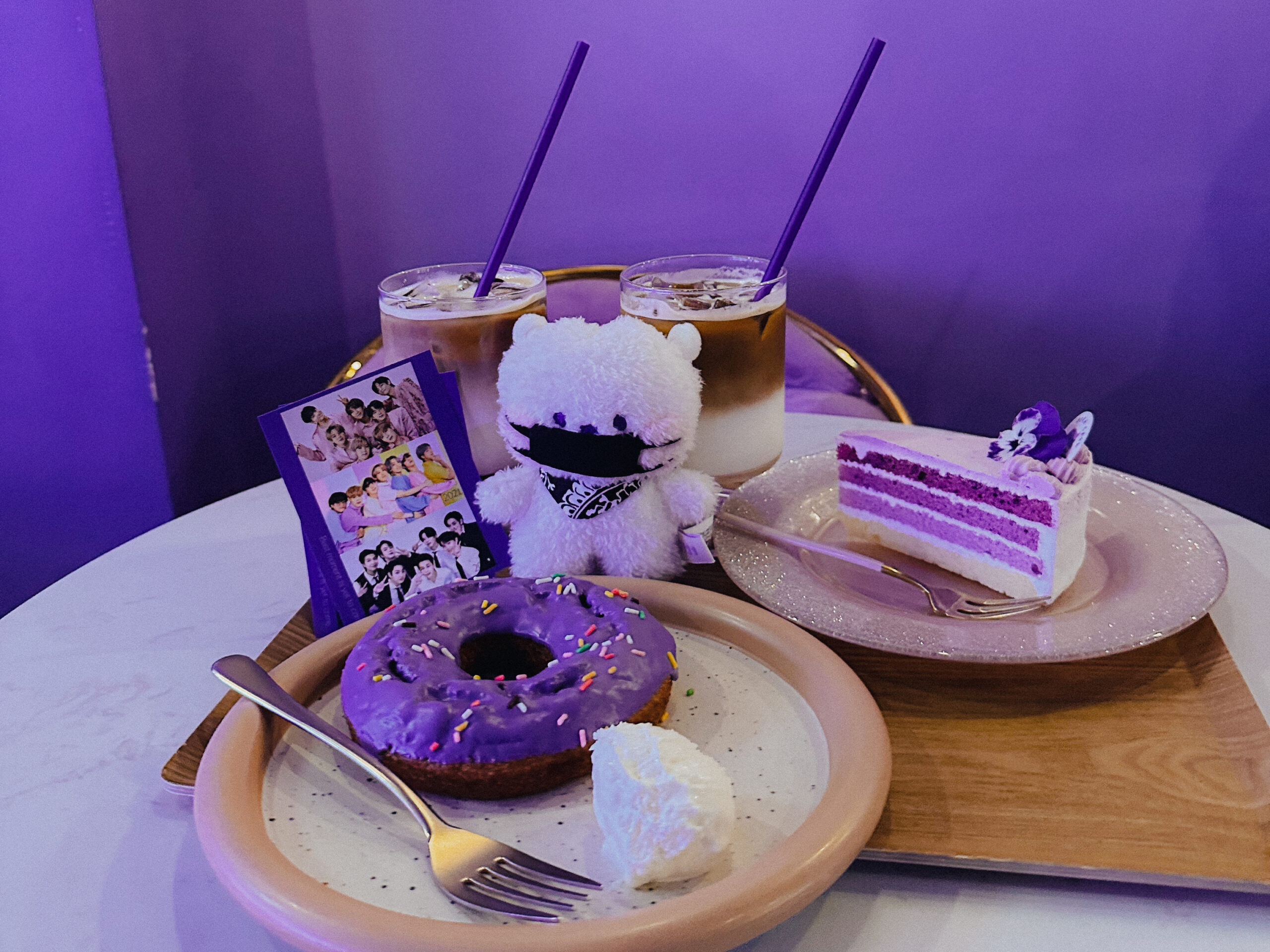 日本で推し活！パープルだらけでBTS愛を感じられる、新大久保「BORA